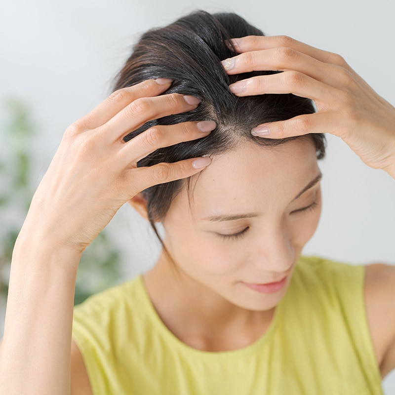実は髪以上に重視するべき？大人女子のたしなみとして大切な「頭皮ケア」習慣