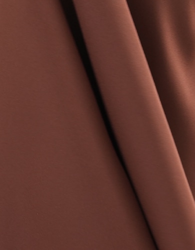 自然を連想させるクリーンな色彩 茶色