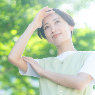 頭皮の“夏バテ”見逃さないで！「頭皮の化粧水」で秋の髪トラブルに備えるケアを